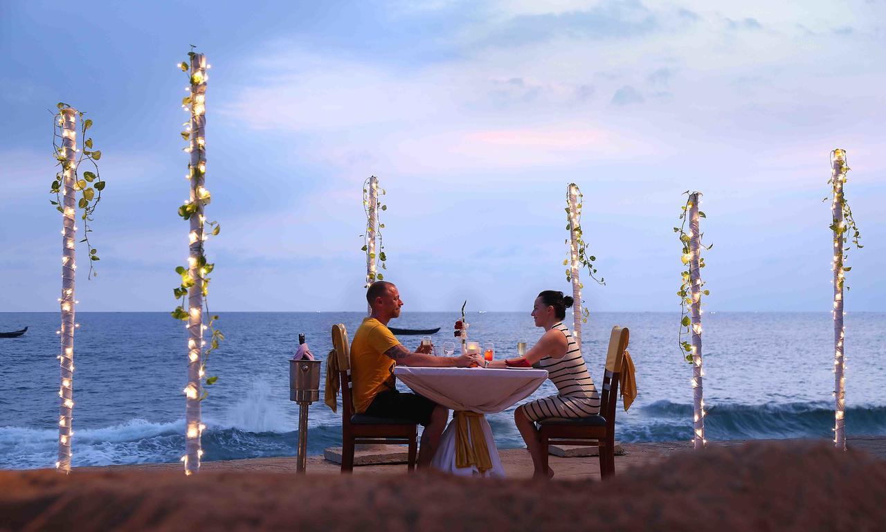 Uday Samudra Leisure Beach Hotel & Spa Kovalam Esterno foto